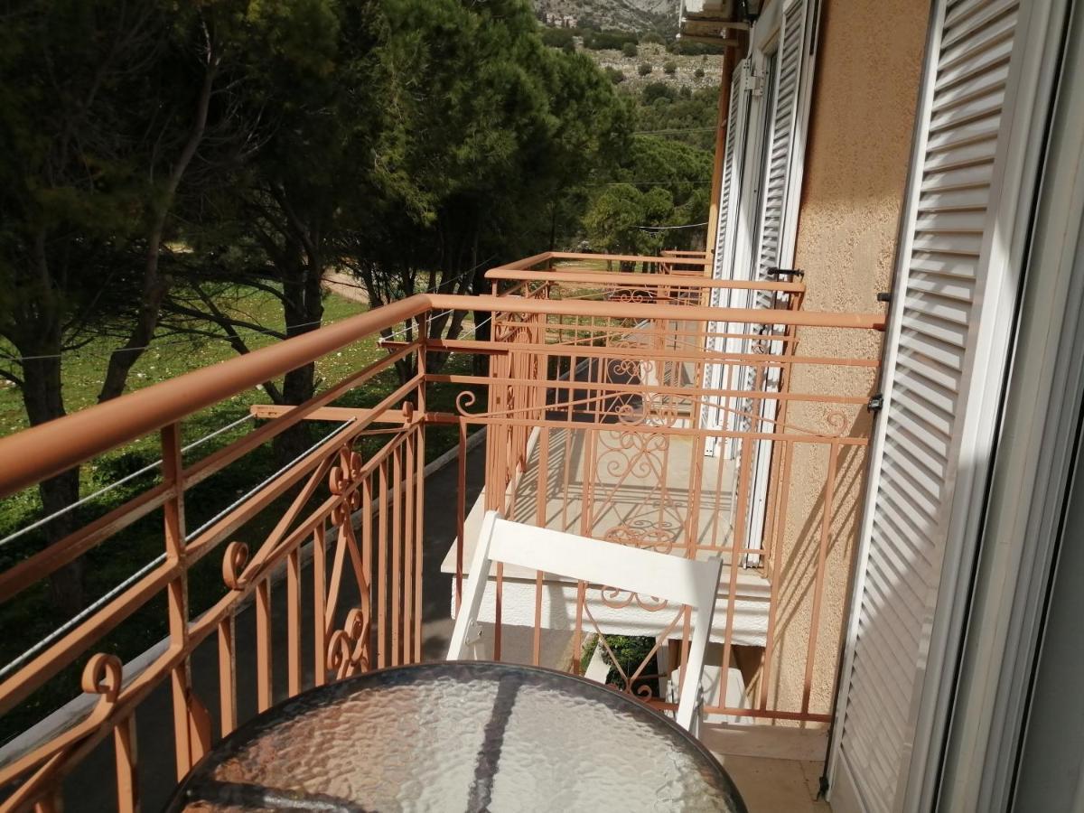Afrodite Spacious Apartments! Agia Efimia Exterior foto