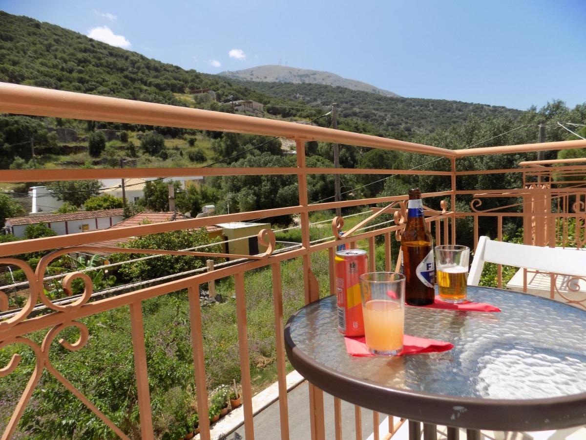 Afrodite Spacious Apartments! Agia Efimia Exterior foto