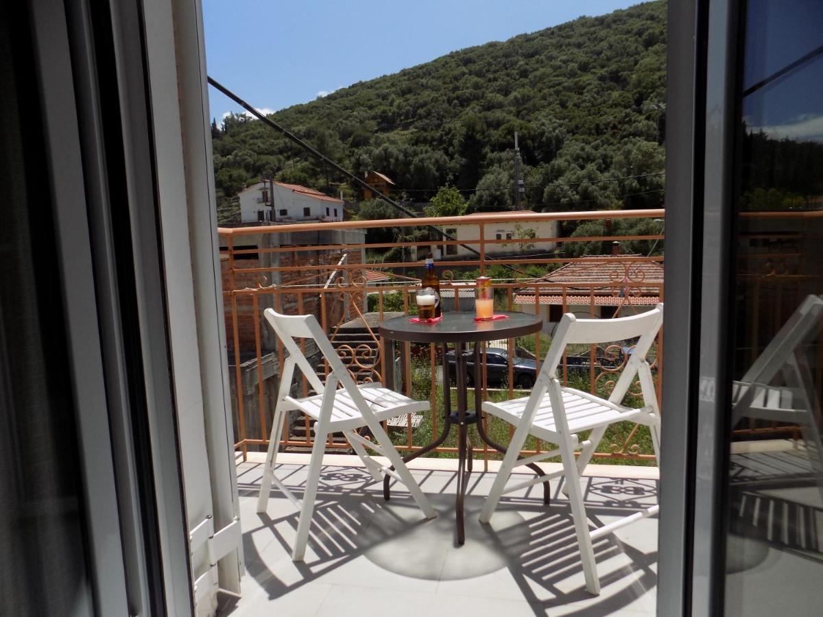 Afrodite Spacious Apartments! Agia Efimia Exterior foto