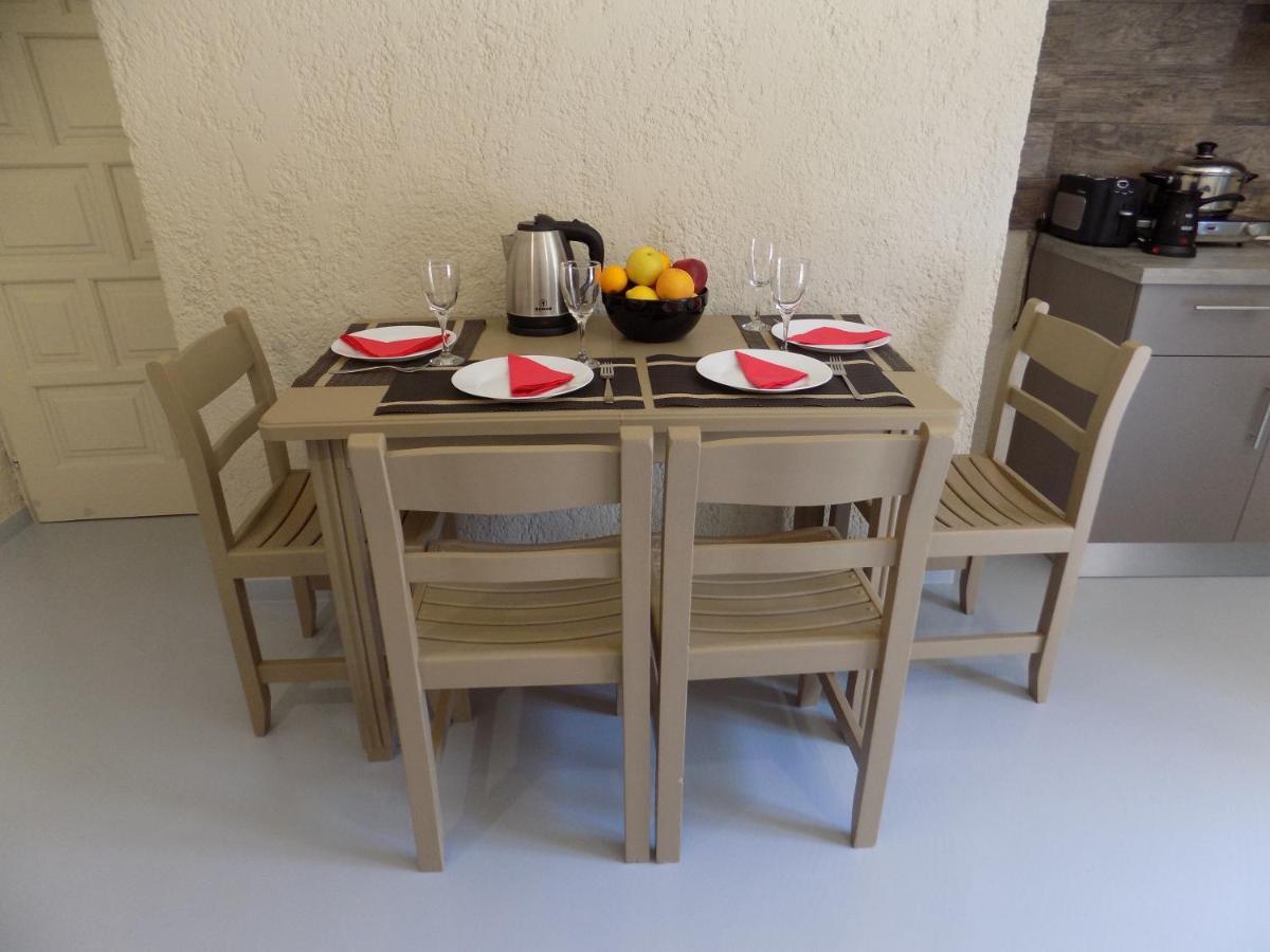 Afrodite Spacious Apartments! Agia Efimia Exterior foto