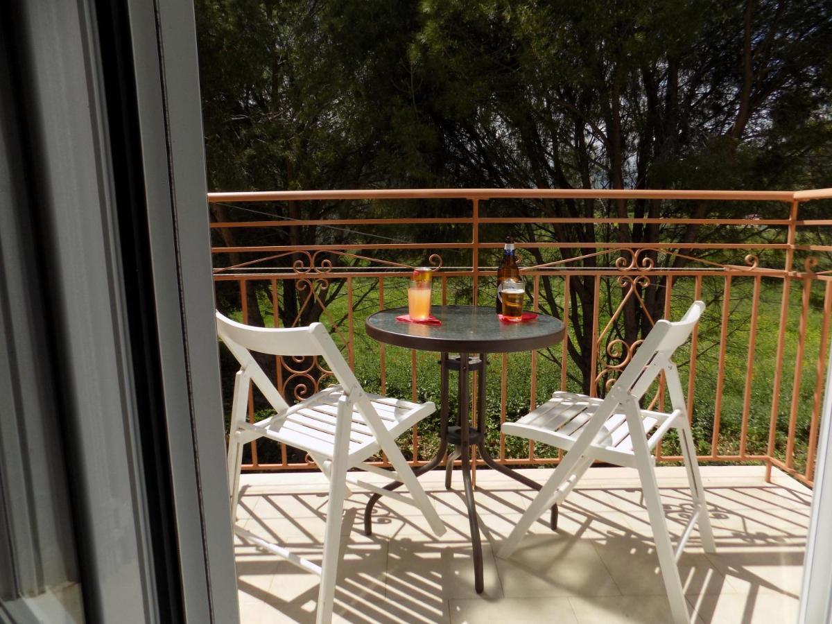 Afrodite Spacious Apartments! Agia Efimia Exterior foto