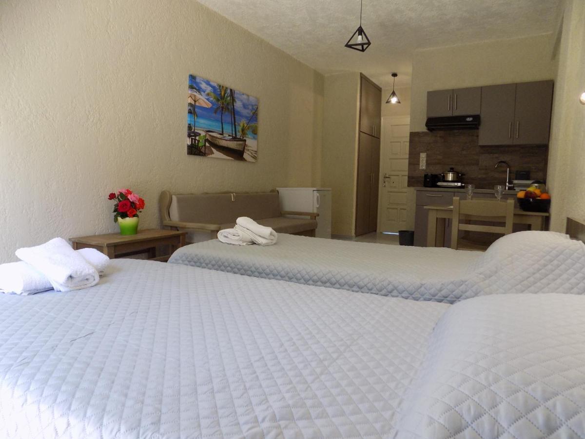 Afrodite Spacious Apartments! Agia Efimia Exterior foto