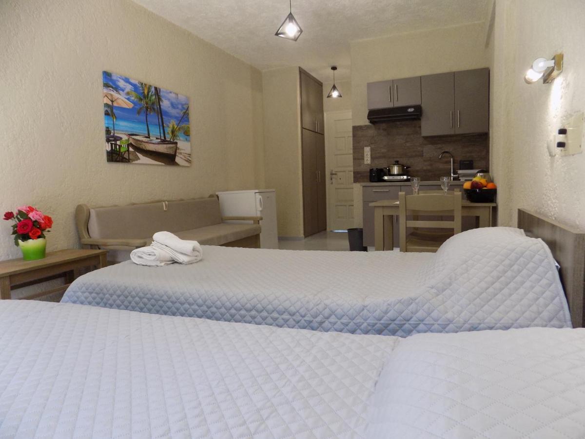 Afrodite Spacious Apartments! Agia Efimia Exterior foto