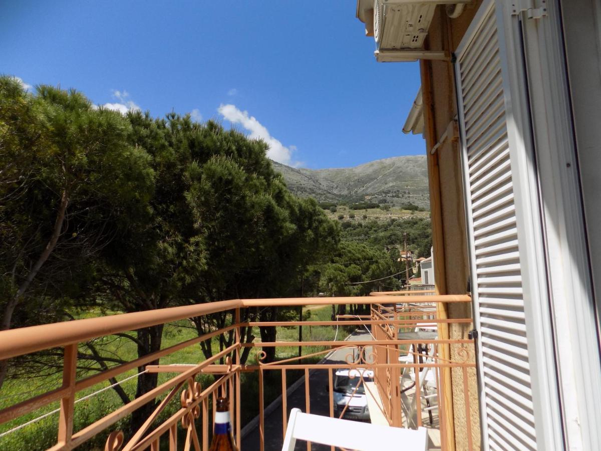 Afrodite Spacious Apartments! Agia Efimia Exterior foto