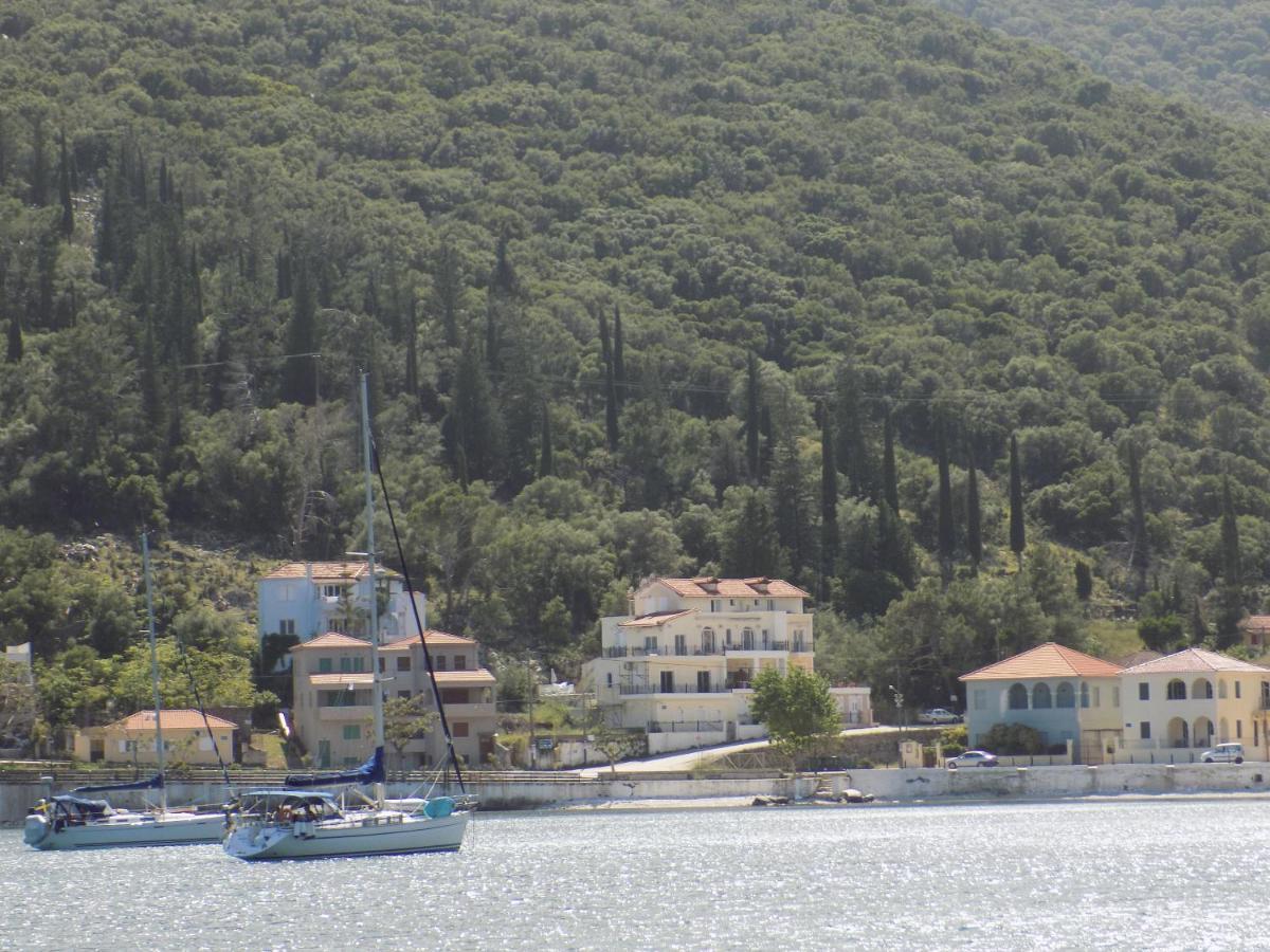 Afrodite Spacious Apartments! Agia Efimia Exterior foto