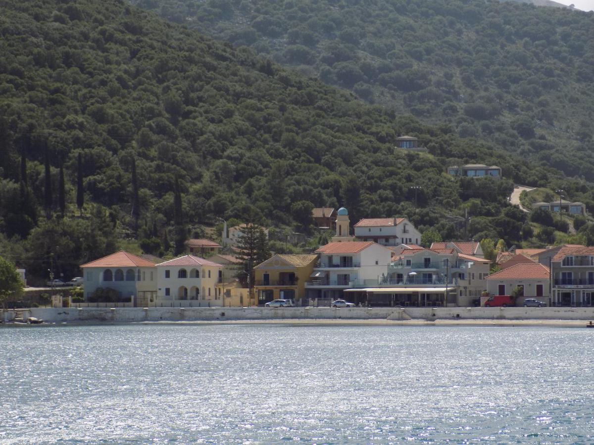 Afrodite Spacious Apartments! Agia Efimia Exterior foto