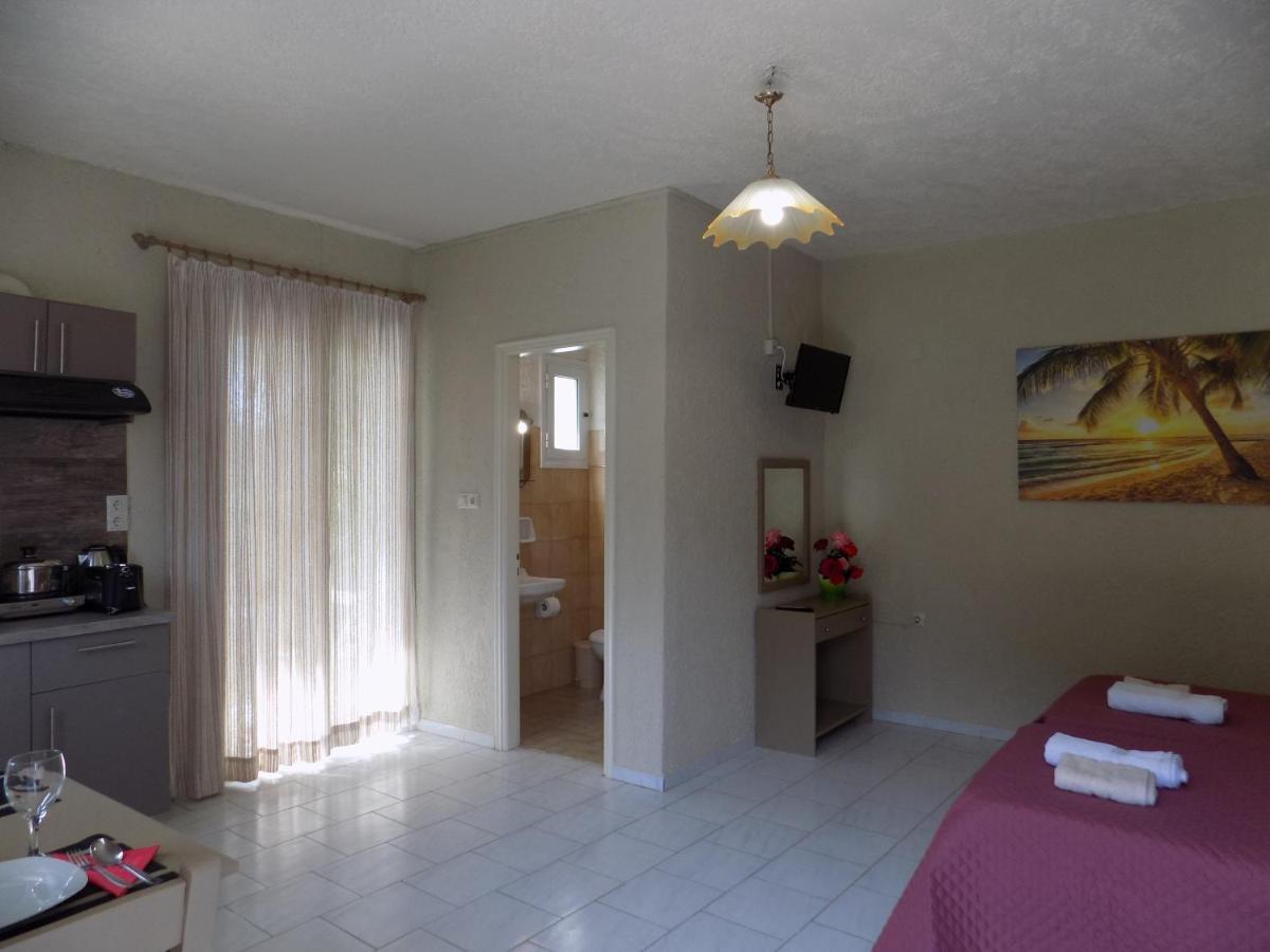 Afrodite Spacious Apartments! Agia Efimia Exterior foto