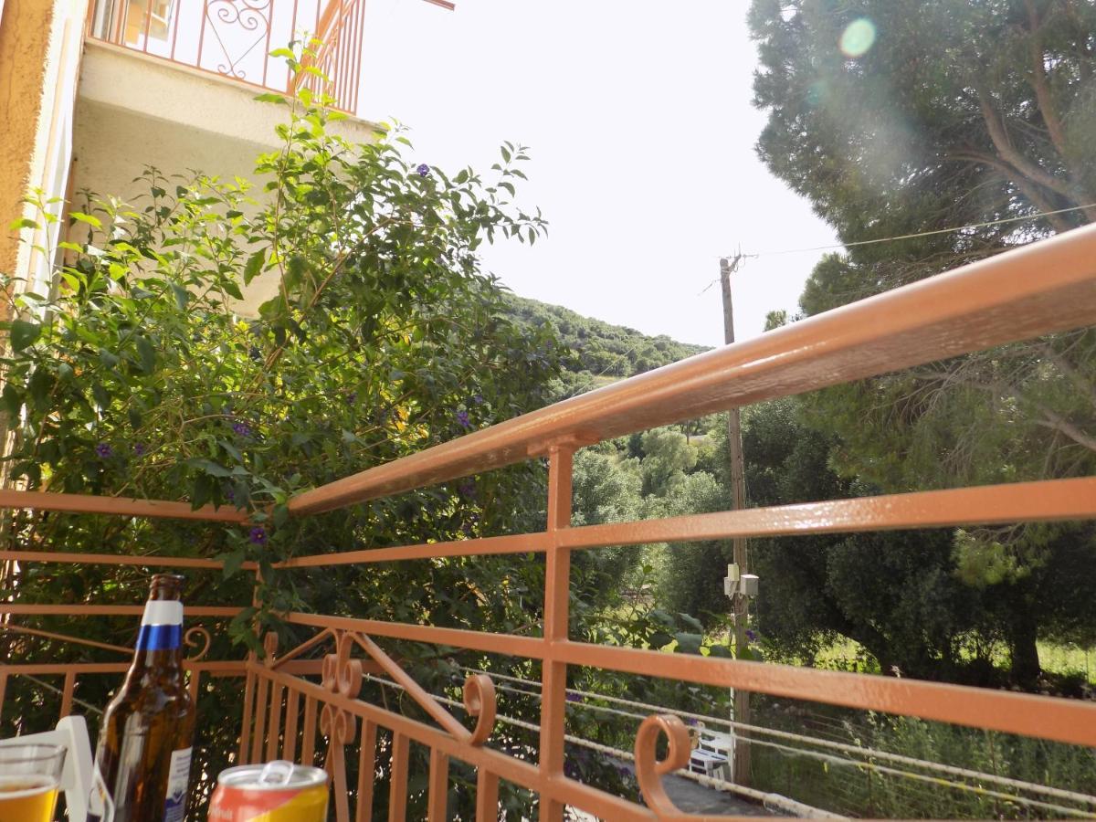 Afrodite Spacious Apartments! Agia Efimia Exterior foto